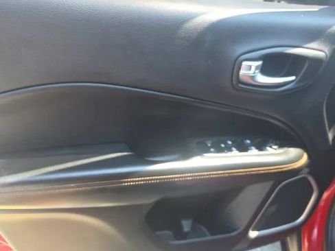 Used 2018 Jeep Compass Limited w/ Navigation Group AWD/4WD image 7