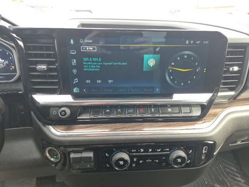 Used 2025 Chevrolet Silverado 1500 LT image 12