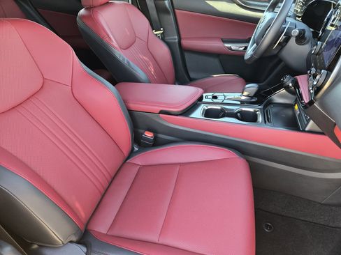 Used 2025 Lexus NX 250 image 21