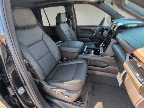 New 2026 GMC Yukon Denali w/ Denali Reserve Package image 16