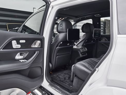 Used 2026 Mercedes-Benz Maybach GLS 600 4MATIC image 26