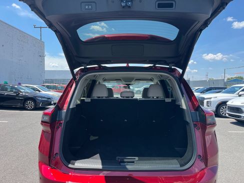 Used 2025 Nissan Rogue SV FWD image 33