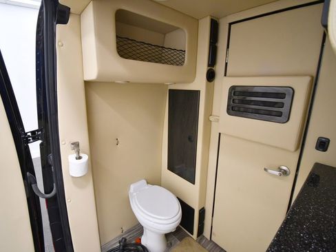Used 2021 Mercedes-Benz Sprinter 3500 image 9