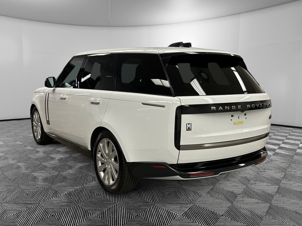 Used 2023 Land Rover Range Rover SE AWD/4WD image 3