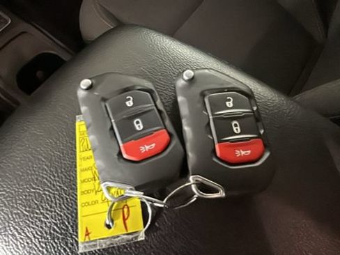 Used 2024 Jeep Wrangler Unlimited AWD/4WD image 19