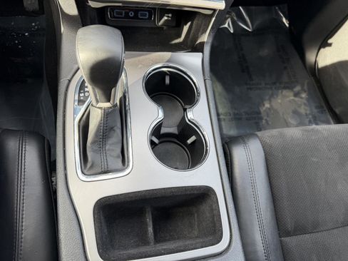 Used 2020 Jeep Grand Cherokee Altitude image 17