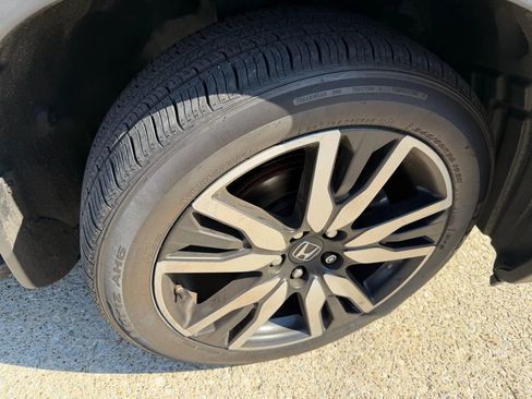 Used 2019 Honda Pilot Touring image 9