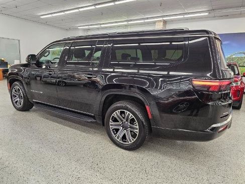 Used 2023 Jeep Wagoneer L Series II image 6