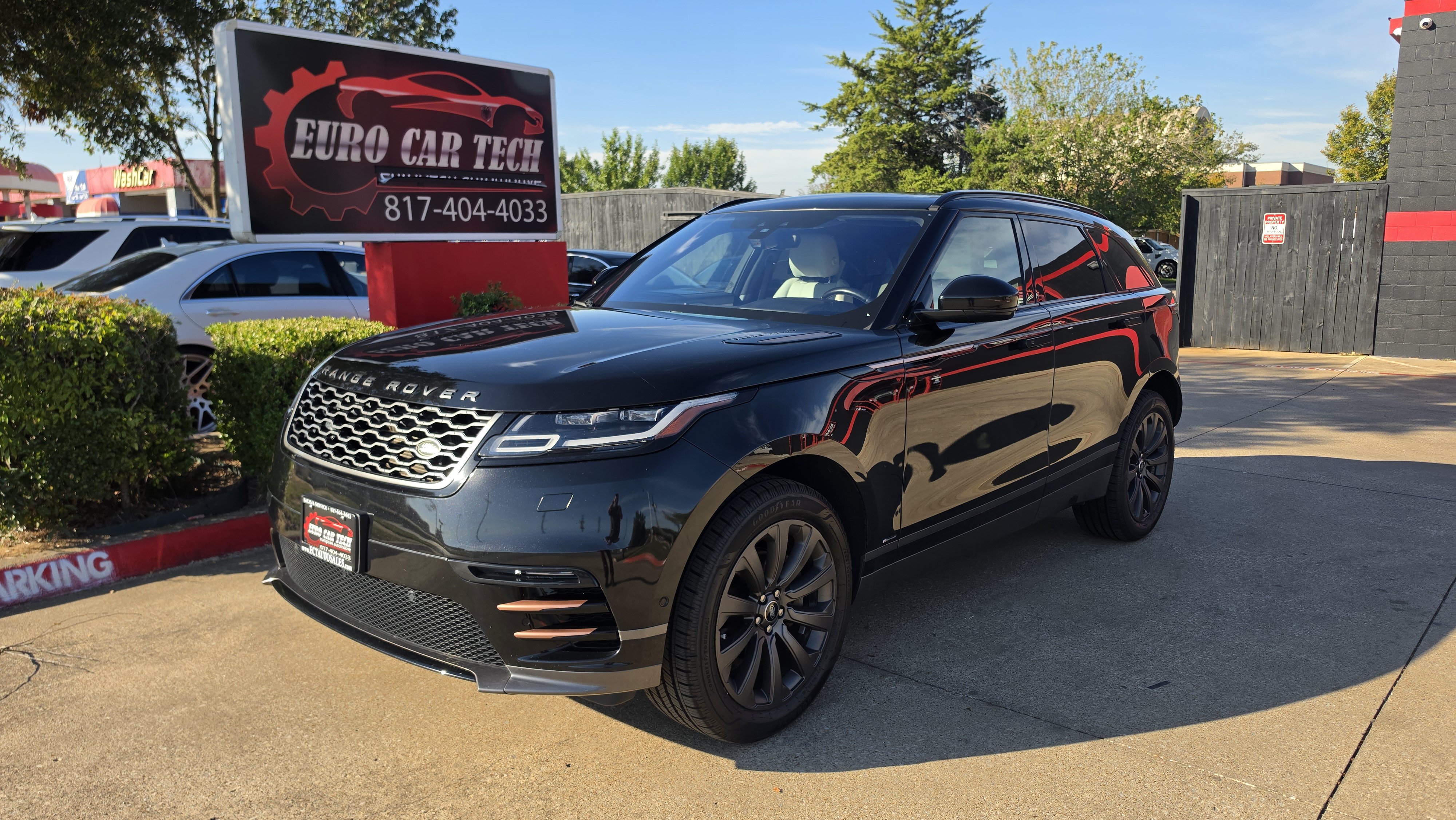 Used 2018 Land Rover Range Rover Velar R-Dynamic SE AWD/4WD image 1