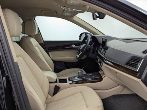 Used 2020 Audi Q5 2.0T Premium w/ Convenience Package AWD/4WD image 17