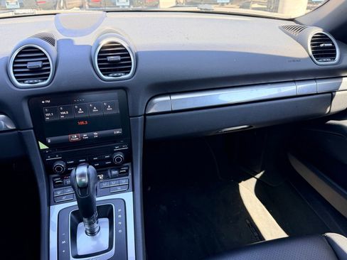 Used 2019 Porsche 718 Boxster RWD image 17