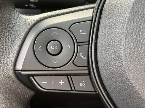 Used 2025 Toyota RAV4 XLE AWD/4WD image 27