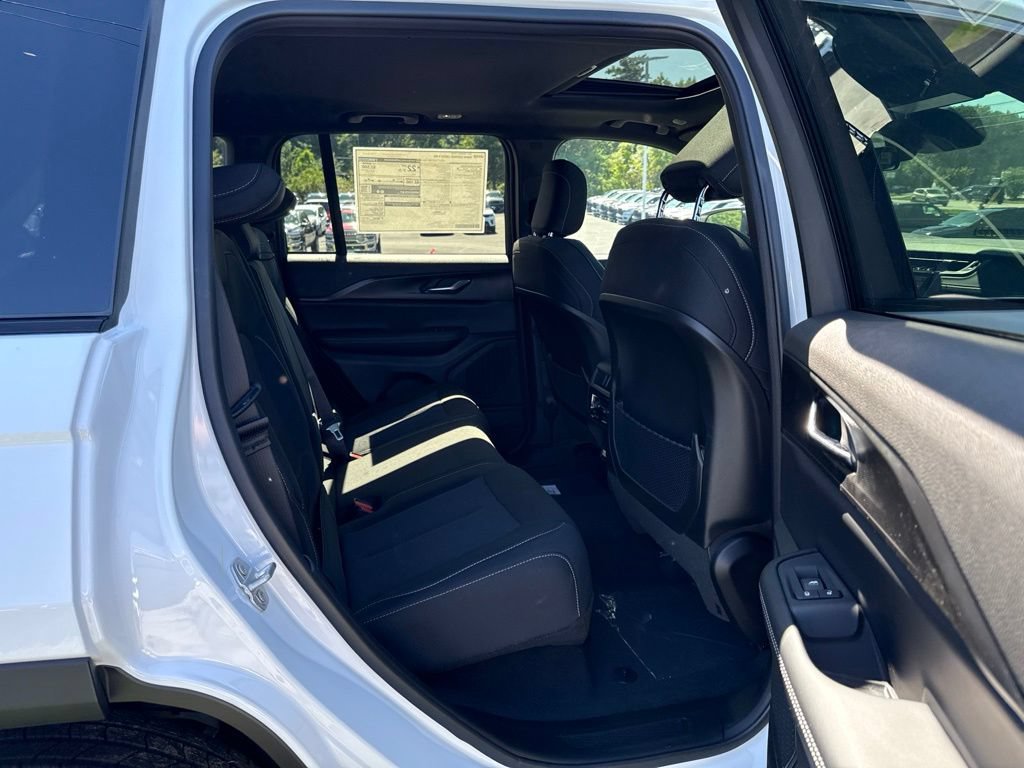 New 2027 Jeep Grand Cherokee Laredo X AWD/4WD image 24