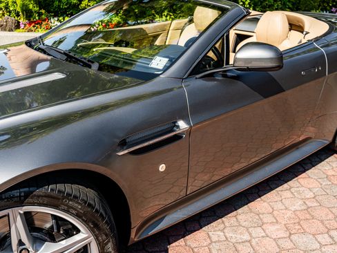 Used 2016 Aston Martin V8 Vantage S RWD image 46