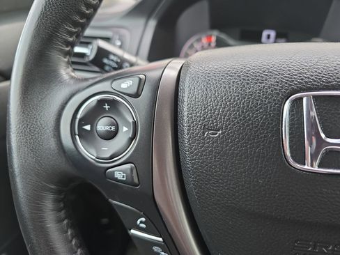 Certified 2019 Honda Ridgeline RTL-T image 18