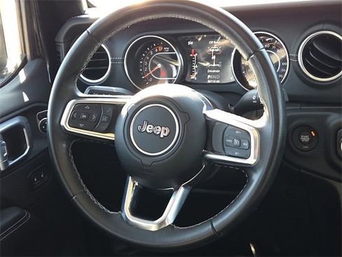 Used 2020 Jeep Gladiator Overland w/ Popular Equipment Package image 14