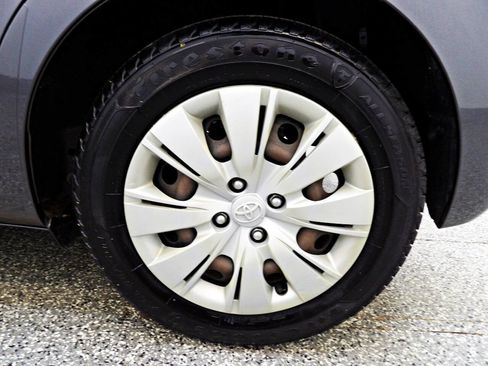 Used 2013 Toyota Yaris LE FWD image 21