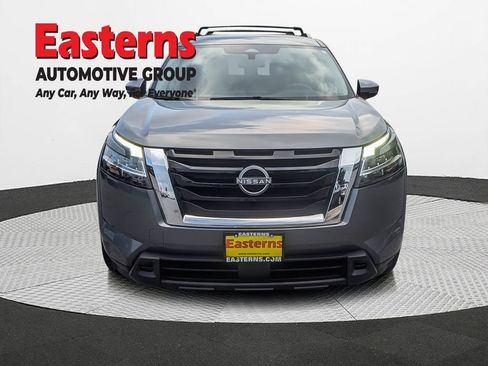 Used 2022 Nissan Pathfinder SV AWD/4WD image 9