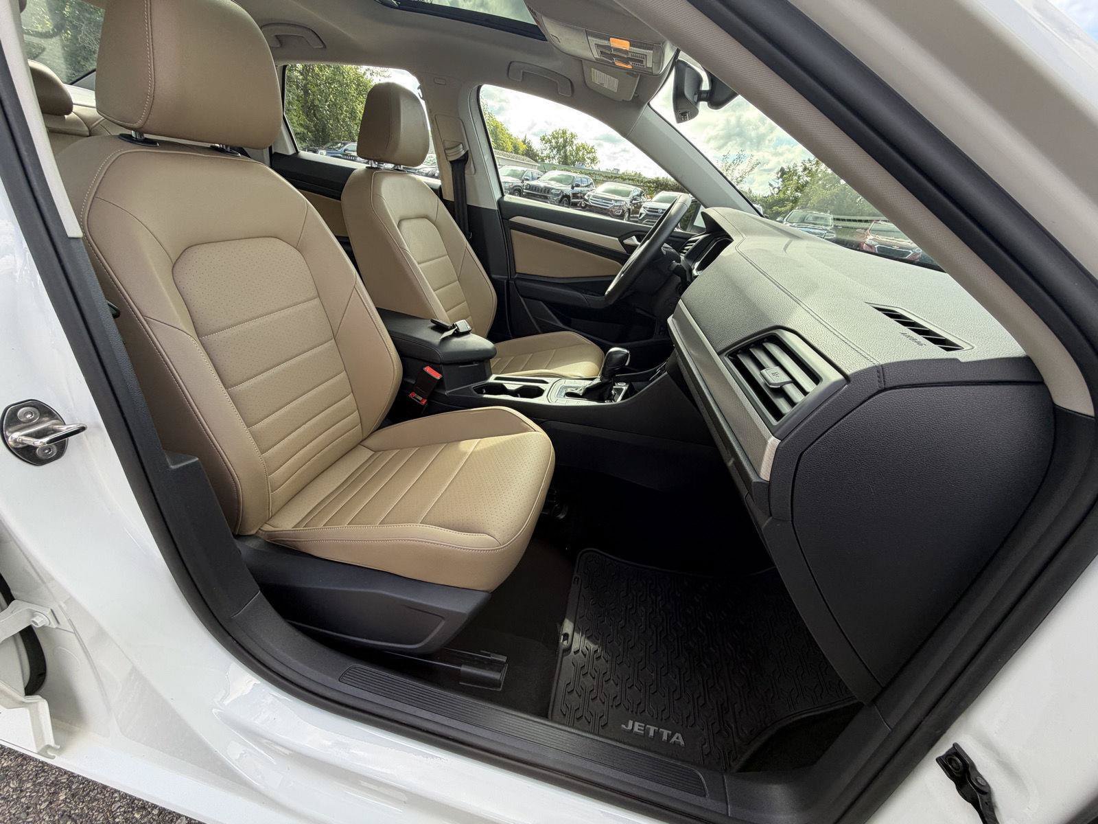 Used 2021 Volkswagen Jetta SE FWD image 26