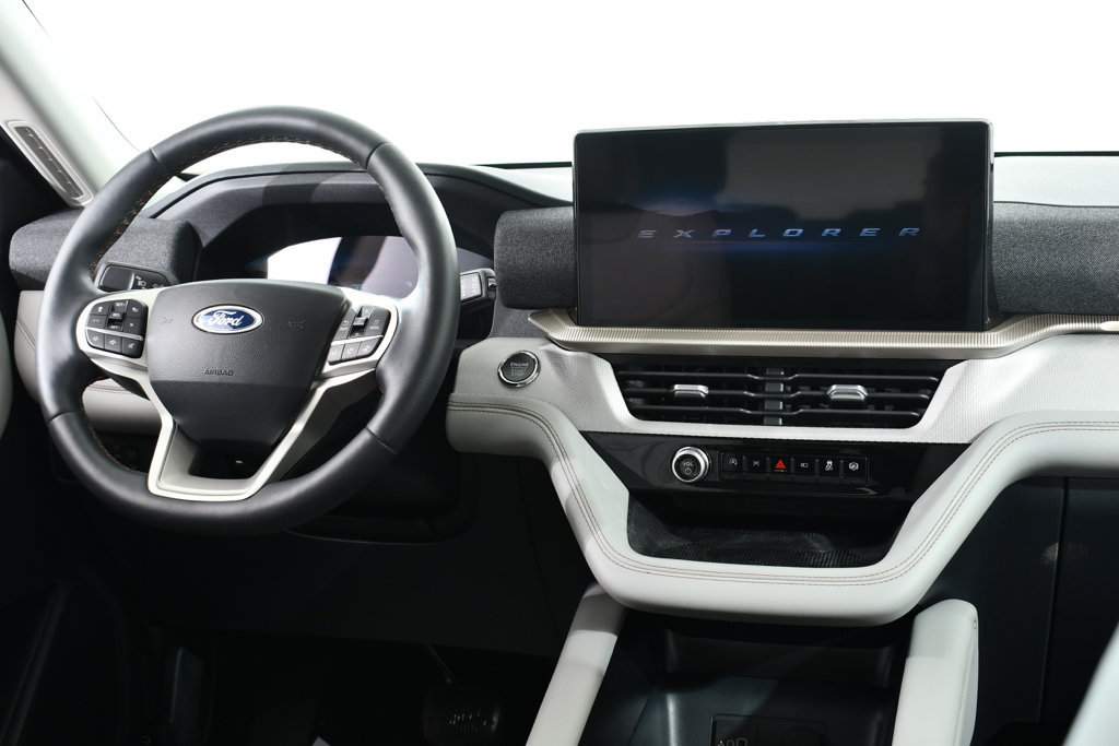 Used 2026 Ford Explorer Active w/ Active Comfort Package AWD/4WD image 8