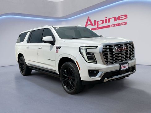 Used 2025 GMC Yukon XL Denali w/ Denali Reserve Package AWD/4WD image 7