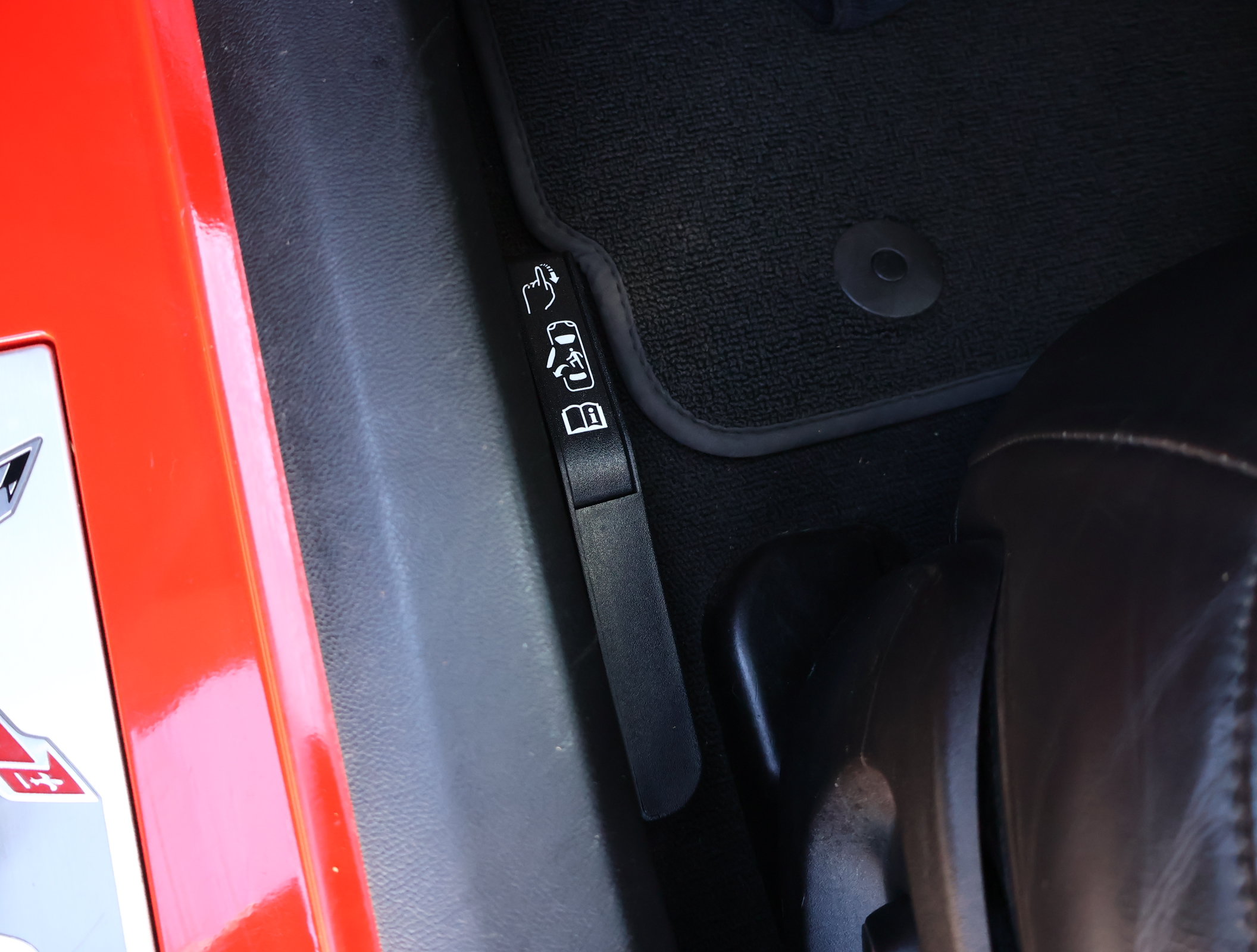 Used 2019 Chevrolet Corvette Stingray Convertible w/ 3LT Preferred Equipment Group RWD image 11