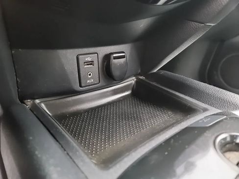 Used 2016 Nissan Rogue SV w/ SV Premium Package image 19