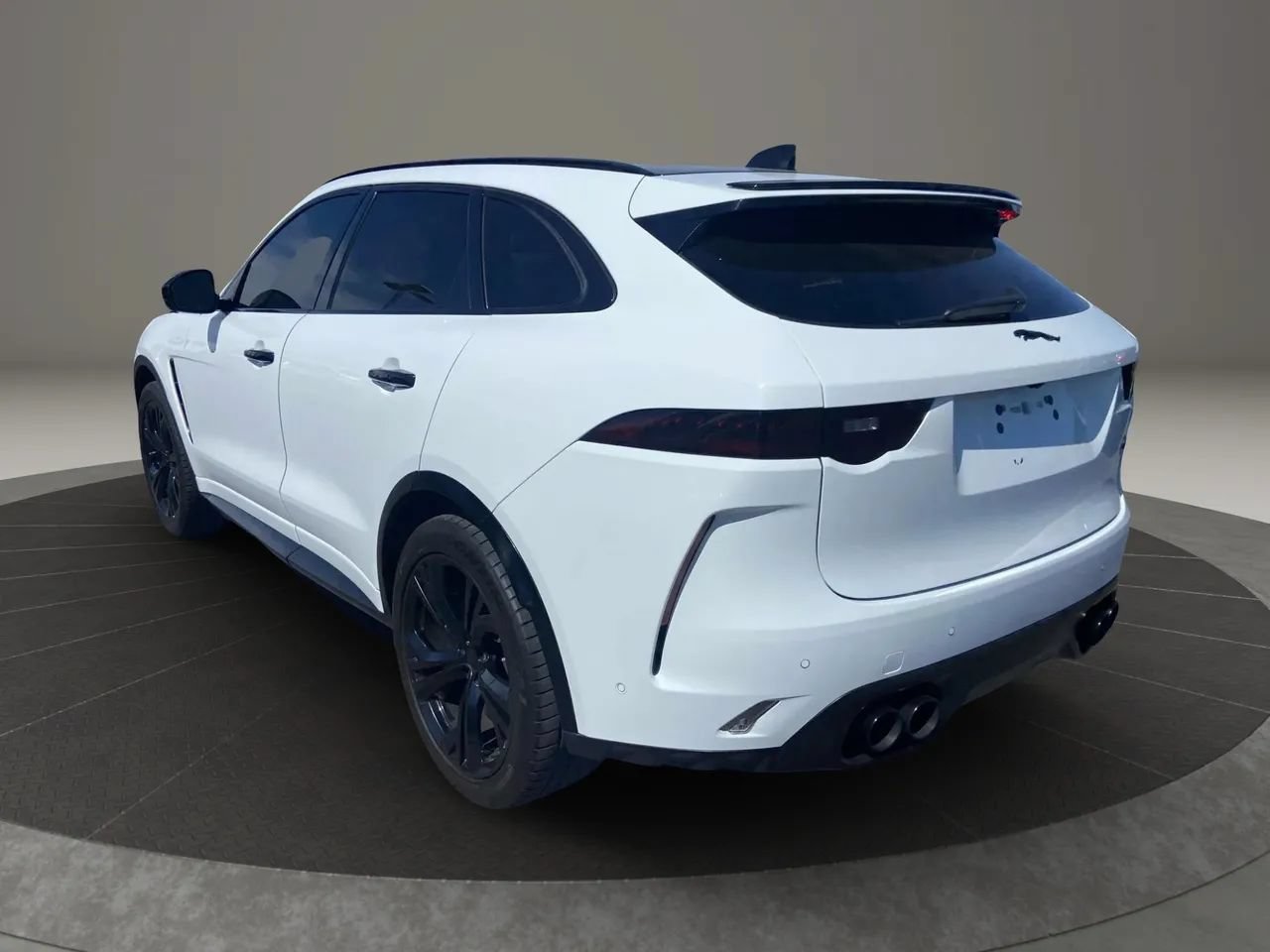 Used 2020 Jaguar F-PACE SVR AWD/4WD image 5