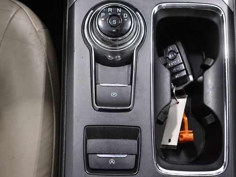 Certified 2017 Ford Fusion SE w/ Fusion SE Technology Package image 31