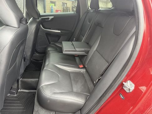 Used 2015 Volvo XC60 T6 w/ Proximity Package AWD/4WD image 12