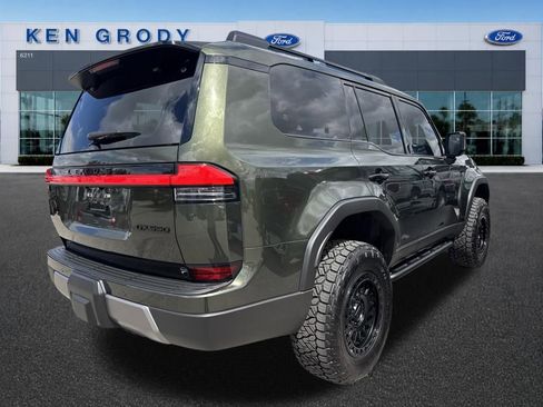 Used 2025 Lexus GX 550 w/ Accessory Package (CT) AWD/4WD image 4