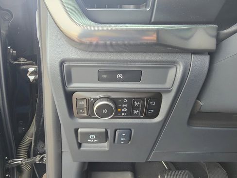 Used 2025 Ford F150 Raptor AWD/4WD image 16