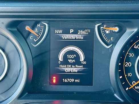 Used 2024 Jeep Wrangler Sport S image 12