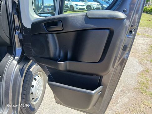 Used 2020 RAM ProMaster 2500 w/ Interior Convenience Group FWD image 17