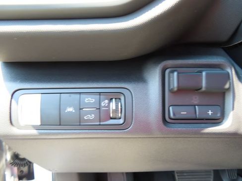 Certified 2025 Chevrolet Silverado EV LT AWD/4WD image 34