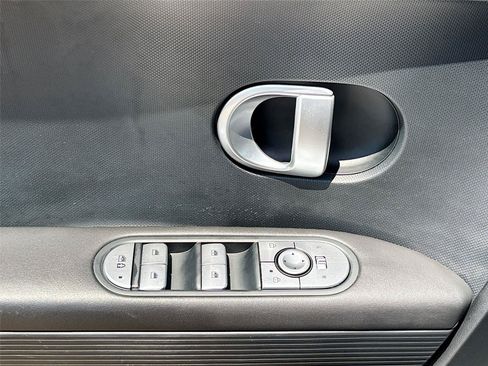 Used 2024 Hyundai Ioniq 5 SEL RWD image 18