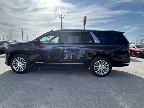 Used 2022 Cadillac Escalade ESV Premium Luxury image 3