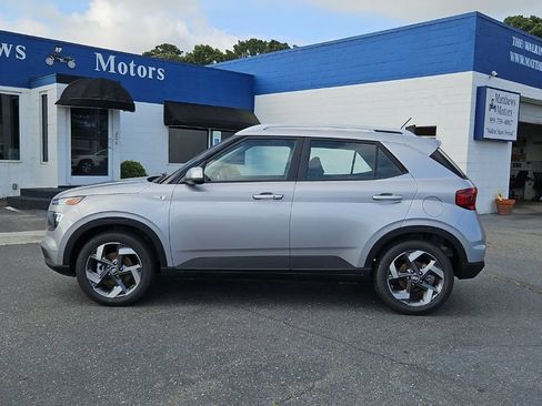 Used 2026 Hyundai Venue SEL FWD image 4