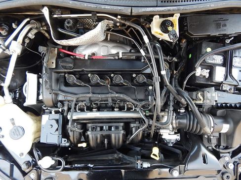 Used 2010 Ford Focus SE image 33