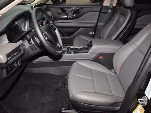 New 2026 Lincoln Corsair Premiere image 13