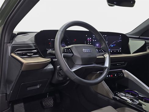 Used 2025 Audi Q5 Premium Plus w/ Premium Plus image 17