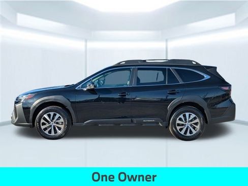 Used 2023 Subaru Outback Premium image 2