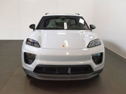 Certified 2025 Porsche Macan 4 Electric image 7