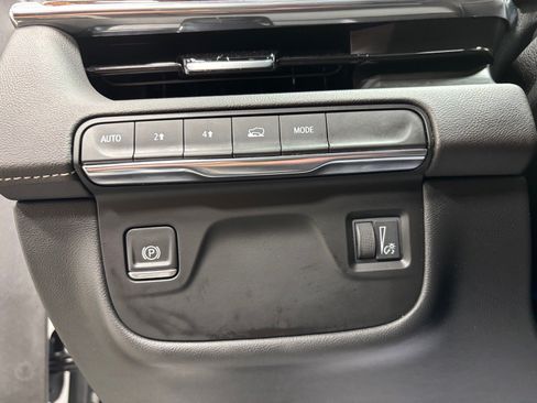 Used 2022 Cadillac Escalade Premium Luxury AWD/4WD image 23