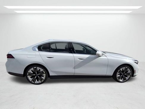 New 2027 BMW 530i xDrive w/ Premium Package AWD/4WD image 3