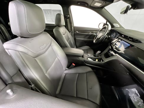 Used 2022 Cadillac XT6 Sport w/ Technology Package image 29