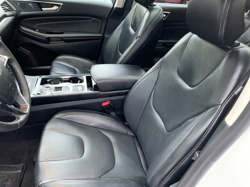 Certified 2019 Ford Edge Titanium w/ Cold Weather Package AWD/4WD image 18