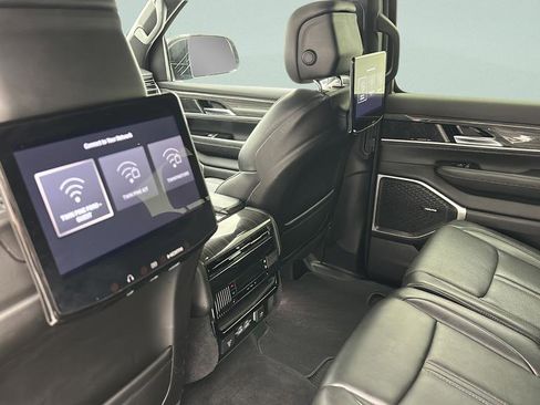 Used 2022 Jeep Wagoneer Series III w/ Rear Seat Video Group 1 AWD/4WD image 11