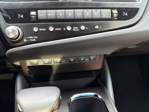Certified 2024 Lexus ES 300h Ultra Luxury w/ Accessory Package (Z2) FWD image 24