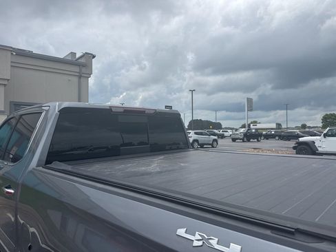 Used 2021 GMC Sierra 1500 SLT AWD/4WD image 6